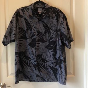 Quicksilver Men’s button down shirt Lg